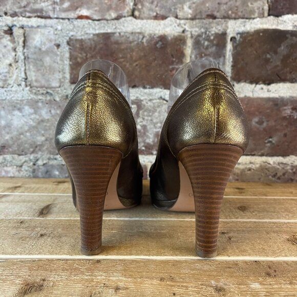 COACH METALLIC Leather Signature Gold Turnlock Buckle Pumps Women's Size 9.5 - Picture 2 of 8